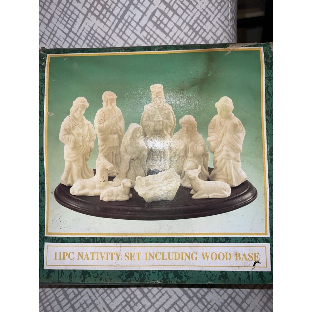 NATIVITY SET Off White Ceramic WITH WOOD BASE 11 PIECES Jade Collection No Chips
